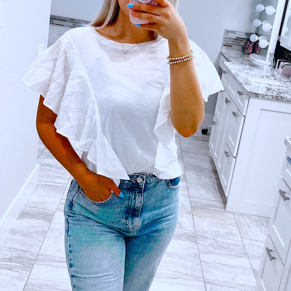 white ruffle sleeve short sleeve tee